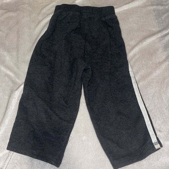 Oshkosh‎ B’Gosh pants size 24 months - Picture 2 of 3